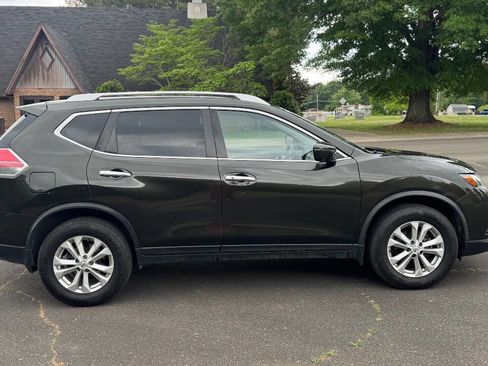 Used 2016 Nissan Rogue SV w/ SV Premium Package image 9