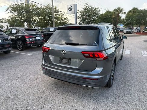 Used 2019 Volkswagen Tiguan SE w/ Panoramic Sunroof Package FWD image 18