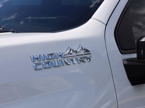 Used 2021 Chevrolet Silverado 2500 High Country AWD/4WD image 33