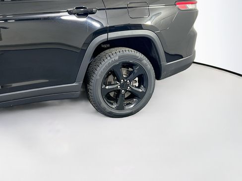 Used 2023 Jeep Grand Cherokee L Laredo AWD/4WD image 30