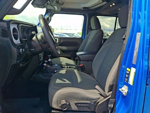 Used 2024 Jeep Wrangler Unlimited w/ Convenience Group image 15