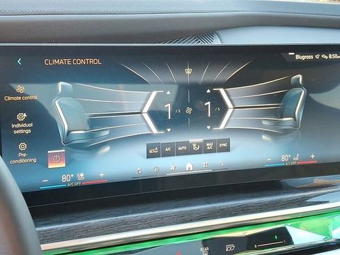 Certified 2025 BMW 740i xDrive image 21