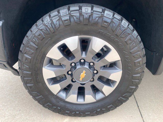 Used 2024 Chevrolet Silverado 2500 Custom w/ Custom Value Package AWD/4WD image 4