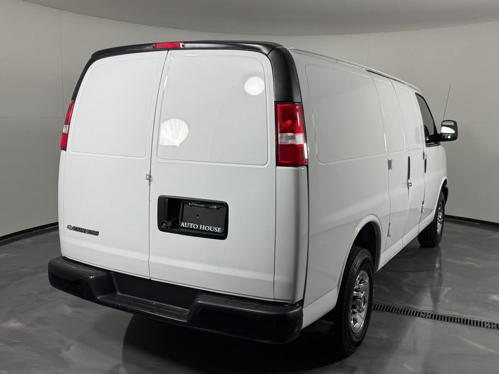 Used 2019 Chevrolet Express 2500 w/ Driver Convenience Package RWD image 5