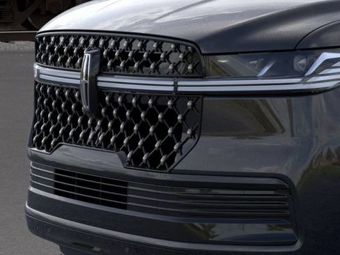 New 2026 Lincoln Navigator Black Label AWD/4WD image 18