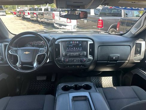 Used 2018 Chevrolet Silverado 1500 LT w/ Midnight Edition AWD/4WD image 16