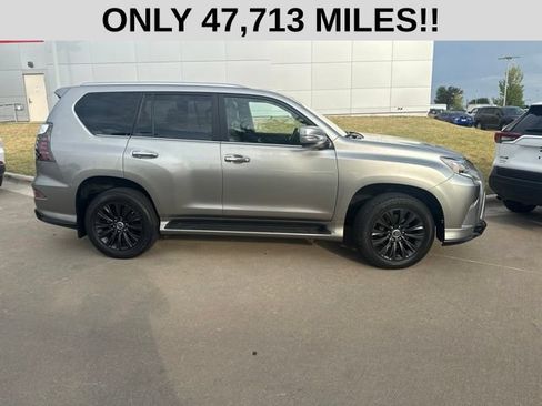 Used 2023 Lexus GX 460 Premium AWD/4WD image 2