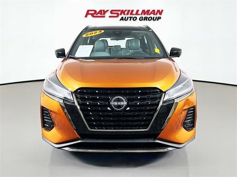 Used 2024 Nissan Kicks SR w/ SR Premium Package image 2
