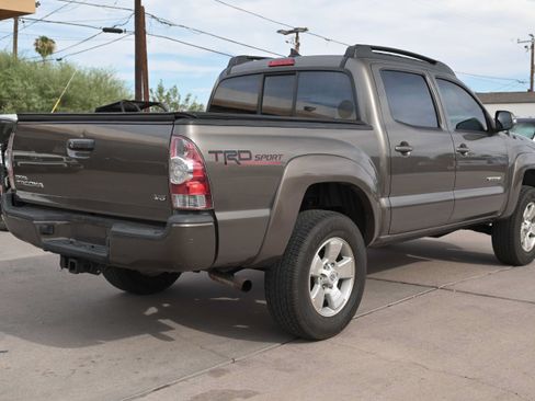 Used 2014 Toyota Tacoma 4x4 Double Cab w/ TRD Sport Package image 5