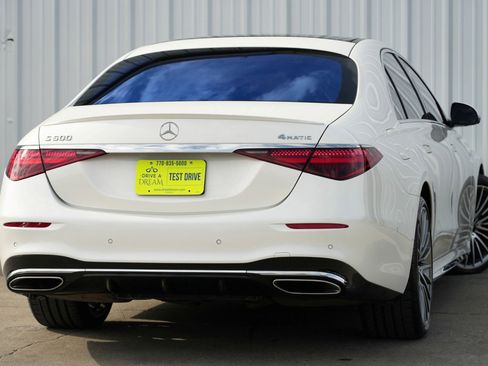 Used 2022 Mercedes-Benz S 500 4MATIC w/ AMG Line Package image 5