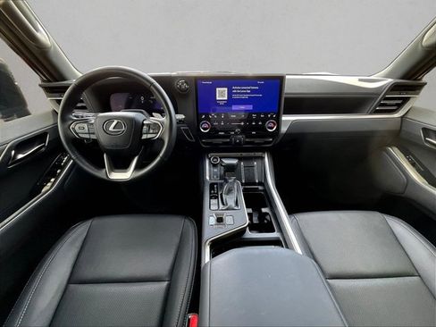 Used 2025 Lexus GX 550 w/ Cold Area Package AWD/4WD image 16