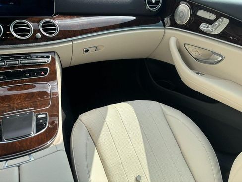 Used 2023 Mercedes-Benz E 350 4MATIC Sedan image 19
