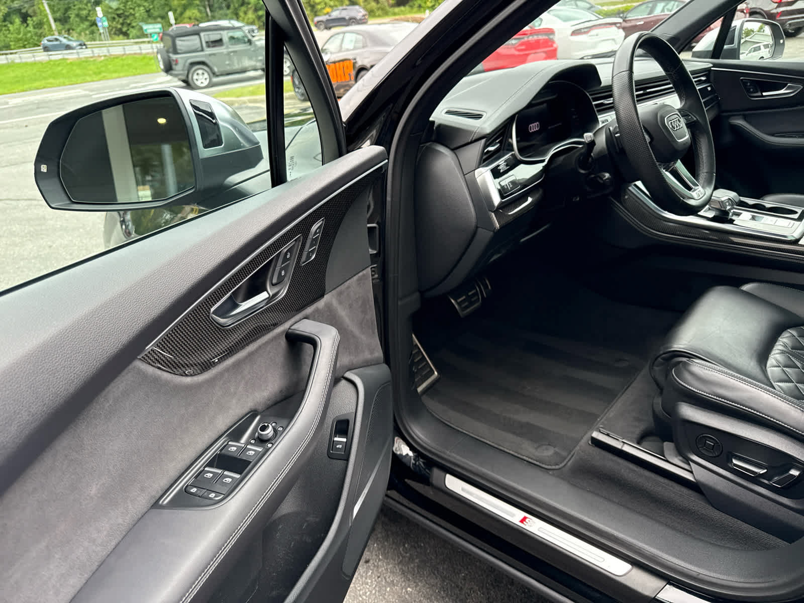 Used 2023 Audi SQ7 Premium Plus w/ Towing Package AWD/4WD image 14