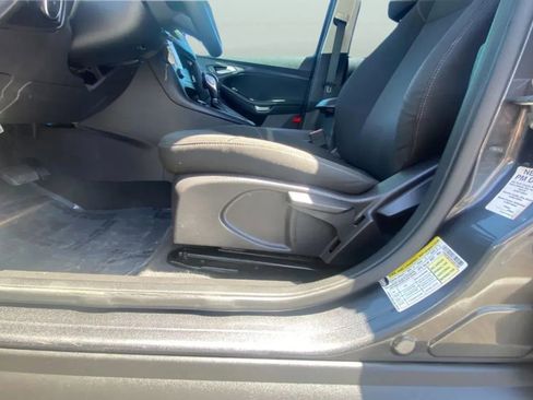Used 2015 Ford Focus SE FWD image 13