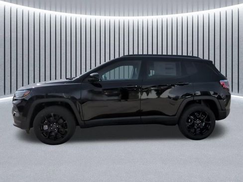 New 2026 Jeep Compass Latitude image 13