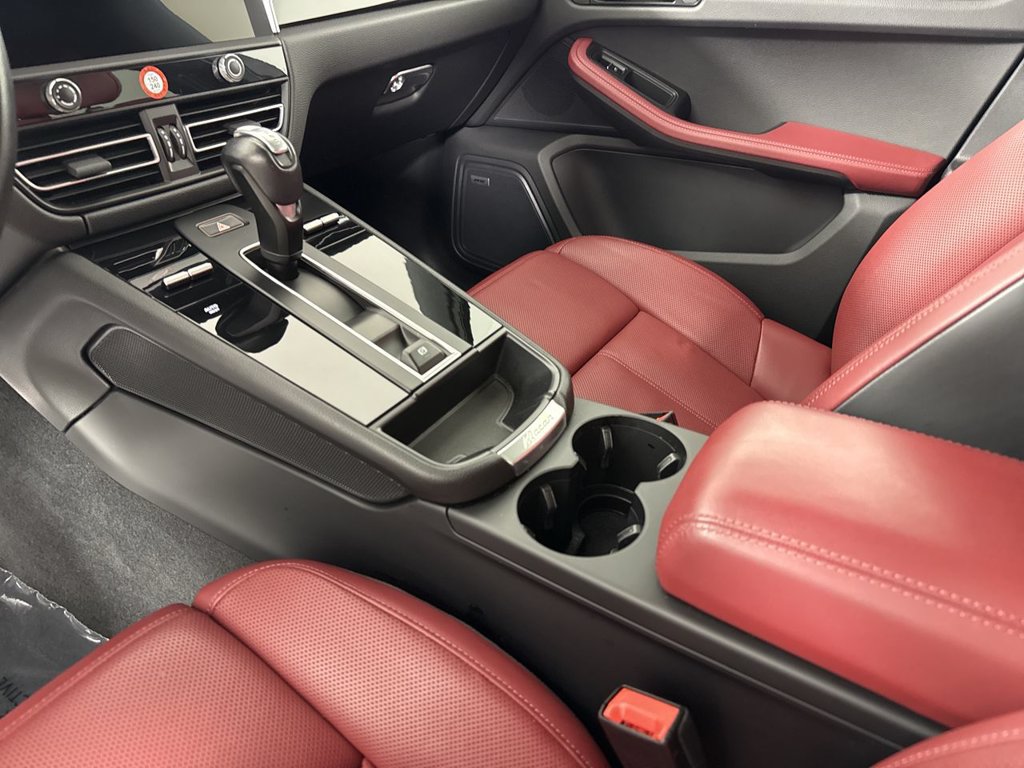 Certified 2023 Porsche Macan GTS AWD/4WD image 31