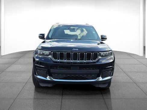 Used 2022 Jeep Grand Cherokee L Laredo w/ Luxury Tech Group I AWD/4WD image 2