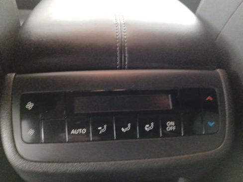 Used 2025 Nissan Pathfinder SV FWD image 14