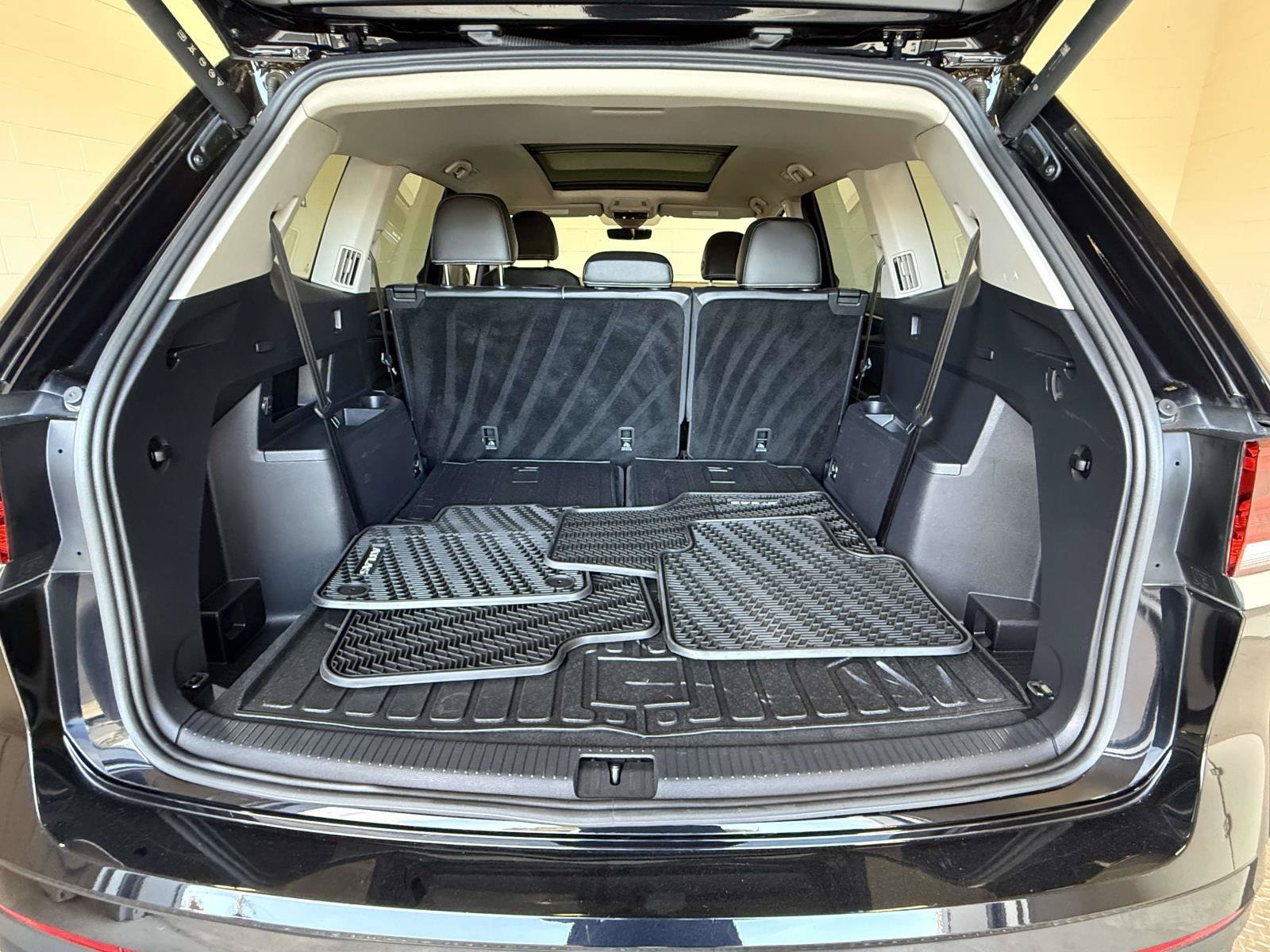 Used 2024 Volkswagen Atlas SEL AWD/4WD image 17