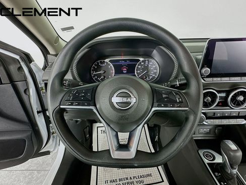 Used 2025 Nissan Sentra SV FWD image 14