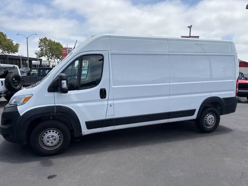 Used 2024 RAM ProMaster 2500 w/ Convenience Group FWD image 19