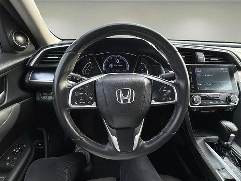 Used 2017 Honda Civic Touring image 8