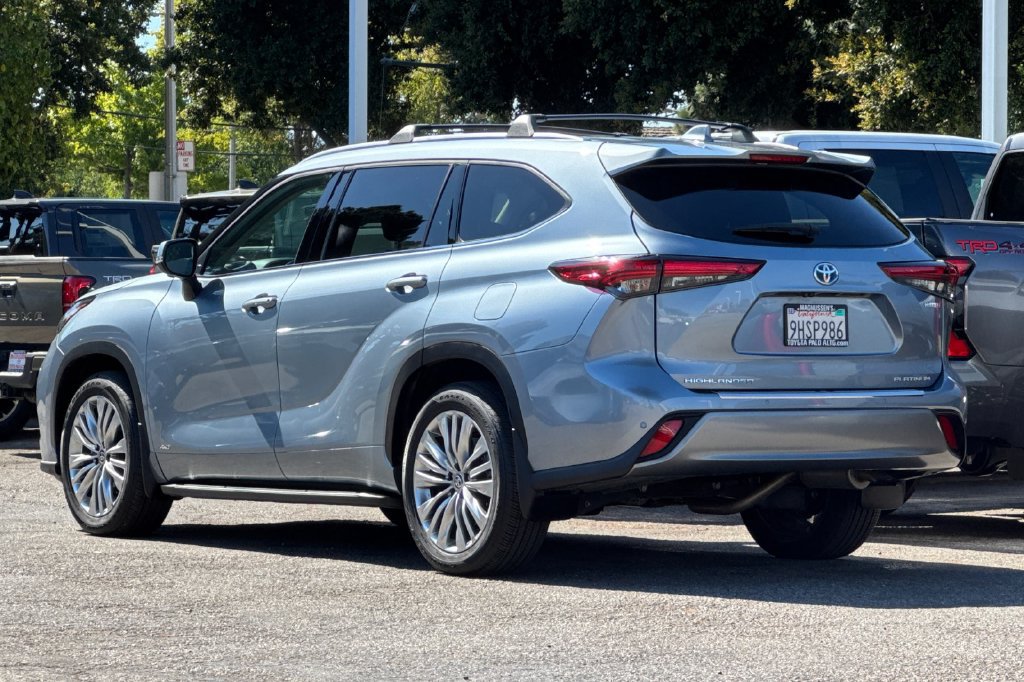 Used 2023 Toyota Highlander Platinum AWD/4WD image 5