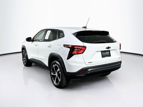 Used 2025 Chevrolet Trax RS w/ Driver Confidence Package FWD image 5