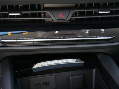 New 2026 Buick Envision Preferred AWD/4WD image 8