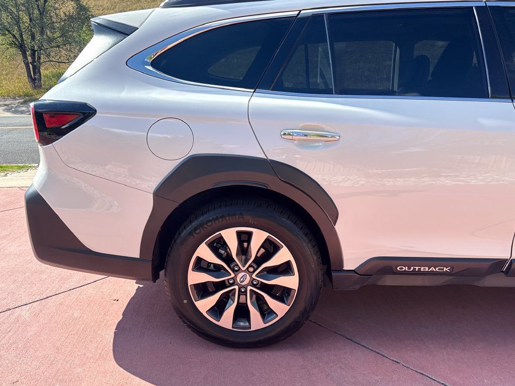 Used 2025 Subaru Outback Touring XT AWD/4WD image 31