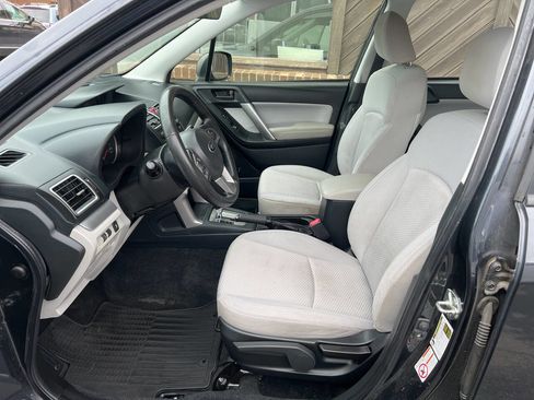 Used 2018 Subaru Forester 2.5i w/ Alloy Wheel Package image 9