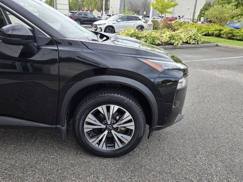 Used 2022 Nissan Rogue SV w/ SV Premium Package image 16
