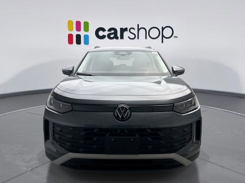 Used 2025 Volkswagen Tiguan SE AWD/4WD image 8