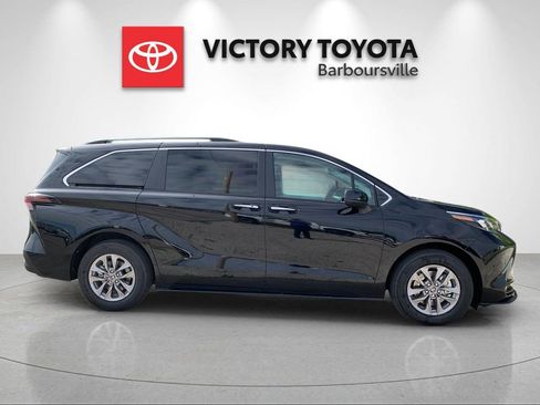 New 2026 Toyota Sienna XLE FWD image 6
