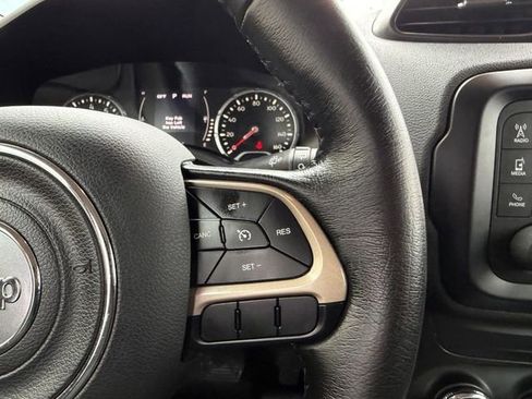 Used 2016 Jeep Renegade Latitude image 11