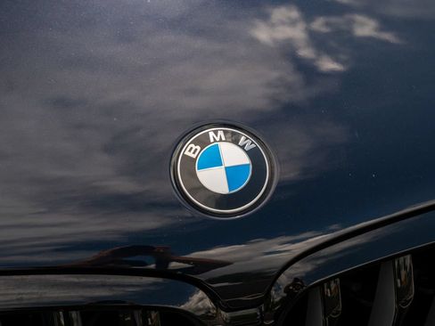 Used 2023 BMW X6 xDrive40i w/ M Sport Package AWD/4WD image 7