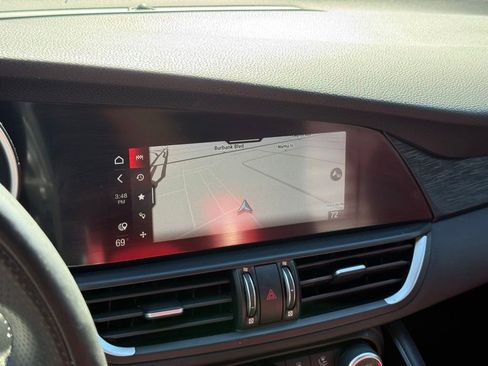 Used 2022 Alfa Romeo Giulia Sprint image 9