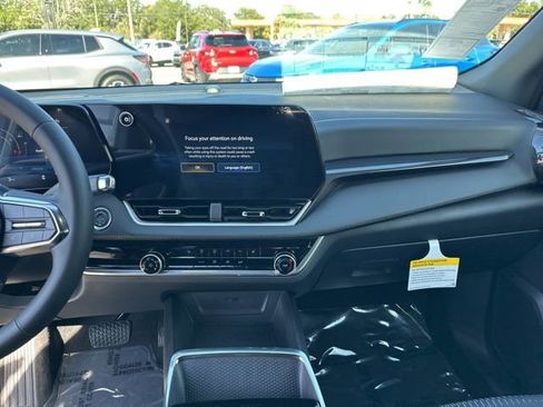 New 2026 Chevrolet Equinox LT w/ Safety and Technology Package image 3