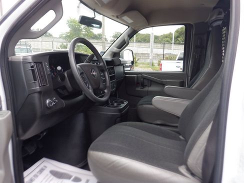 Used 2023 GMC Savana 2500 w/ Driver Convenience Package image 11