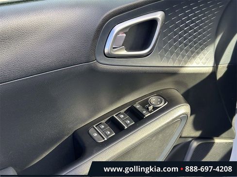 Certified 2025 Kia Soul EX image 16