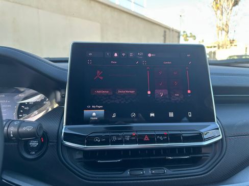 Used 2025 Jeep Compass Trailhawk image 20