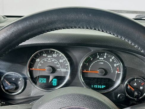 Used 2017 Jeep Wrangler Unlimited Sahara w/ Connectivity Group image 11