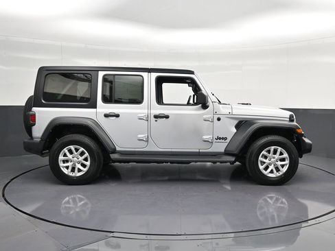 Used 2023 Jeep Wrangler Unlimited Sport AWD/4WD image 4