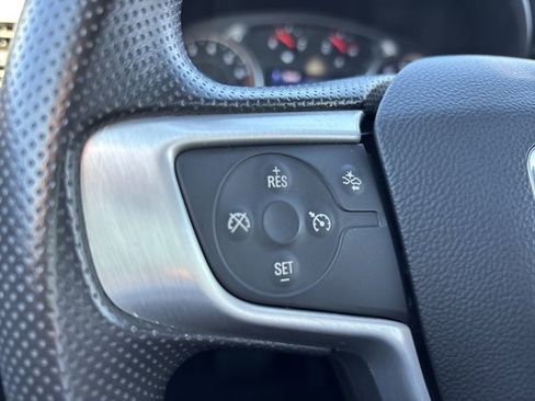 Used 2023 GMC Acadia SLE image 27