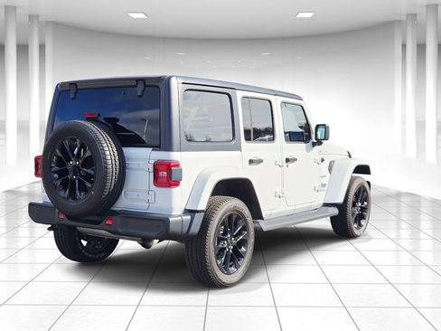 Used 2021 Jeep Wrangler Unlimited Sahara w/ Cold Weather Group image 3