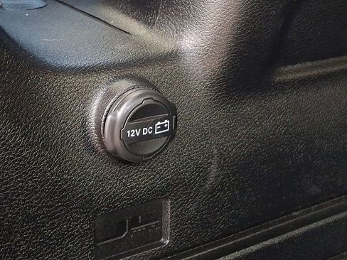 Used 2021 Jeep Wrangler Unlimited Sahara image 32