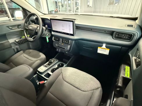 New 2025 Ford Maverick XL w/ Equipment Group 101A image 31
