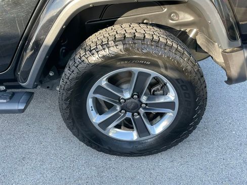 Used 2021 Jeep Wrangler Unlimited Sahara AWD/4WD image 31