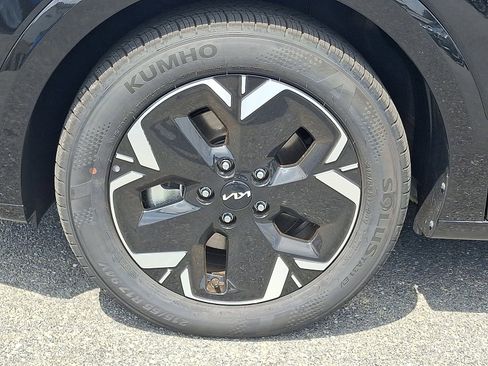 New 2025 Kia Niro Wind w/ Wind Preserve Package image 5