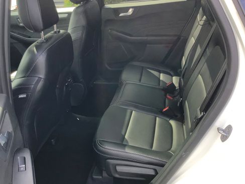 Certified 2023 Ford Escape Platinum w/ Class II Trailer Tow Package image 10